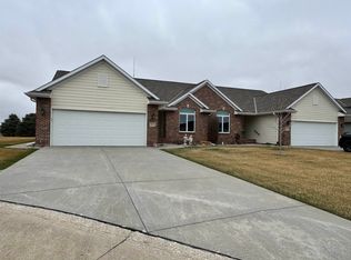314 Pintail Cir, Hastings, NE 68901