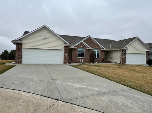 314 Pintail Cir, Hastings, NE 68901