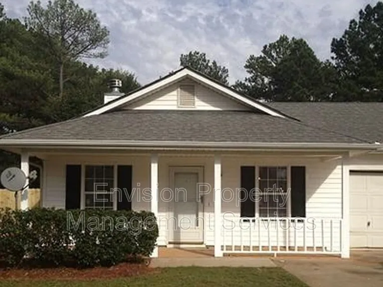 1393 N Hampton Dr — Photo 1