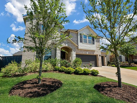 5th image of 15019 Black Pine Cir