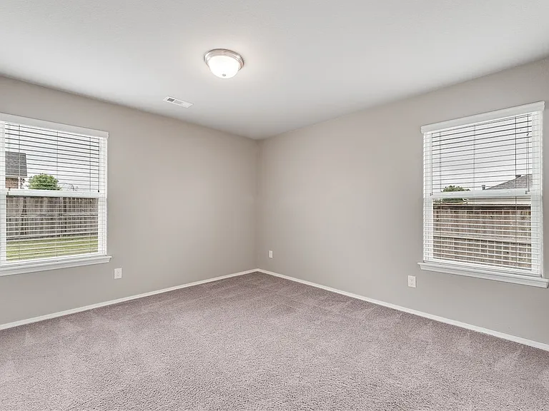 705 SW River Rock St — Photo 14