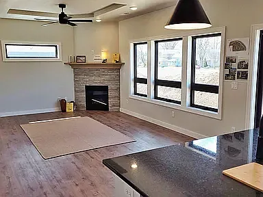 3 bed, 1883 sqft, $2,750 — Photo 3
