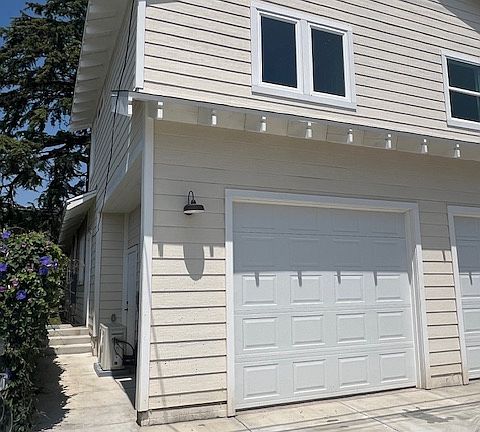 2nd image of 160 W Orange St