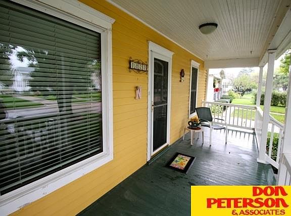3rd image of 1827 N Park Ave