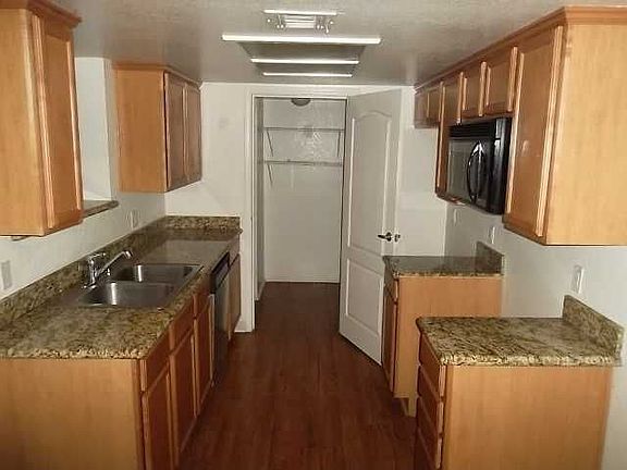 4th image of 12075 Alta Carmel Ct Unit 45