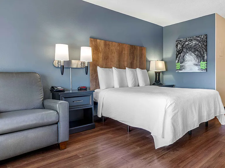 Studio Suite - 1 Queen Bed