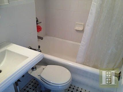 4th image of 95 Christopher St APT 5D