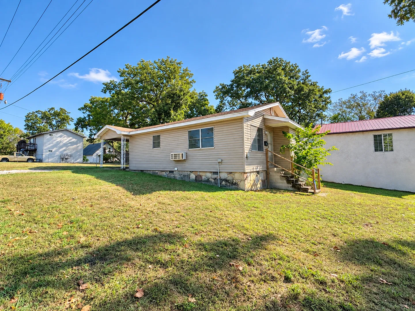 2 Bed/ 1 Bath Home Batesville — Photo 3