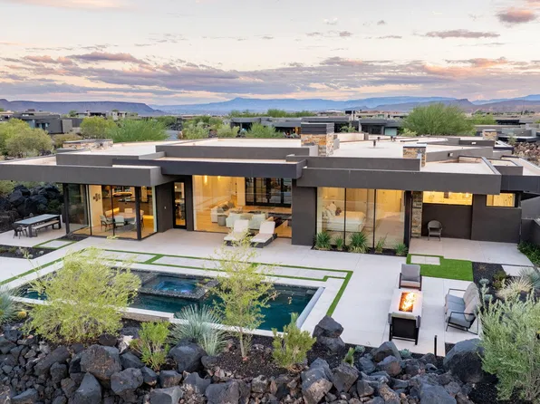 2403 N Tacheene Dr, Saint George, UT 84770