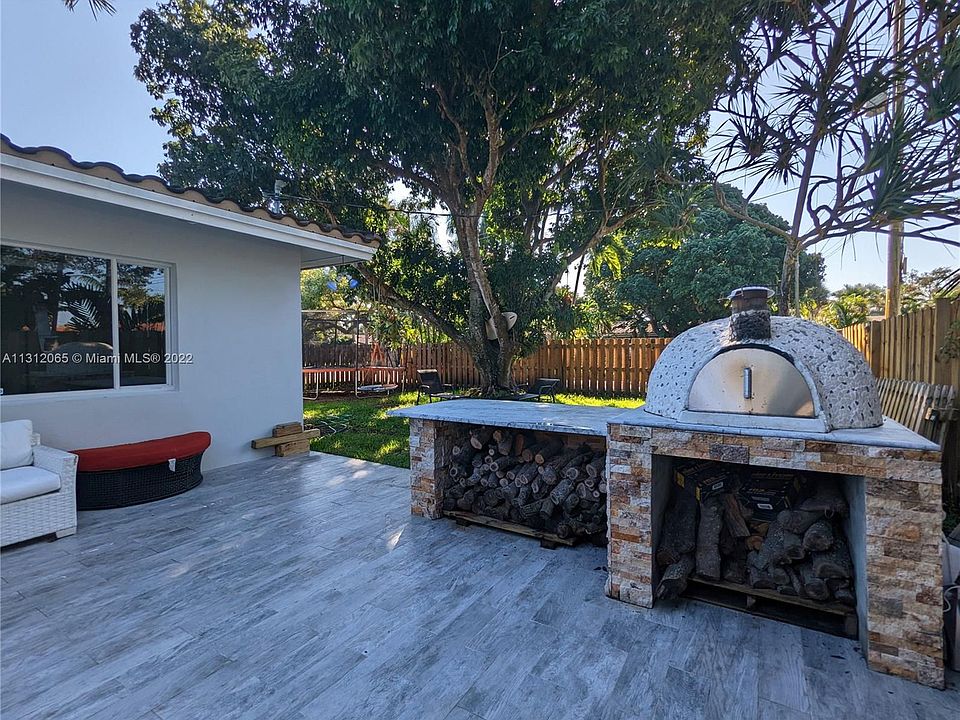 1st image of 2525 SW 34th Ave