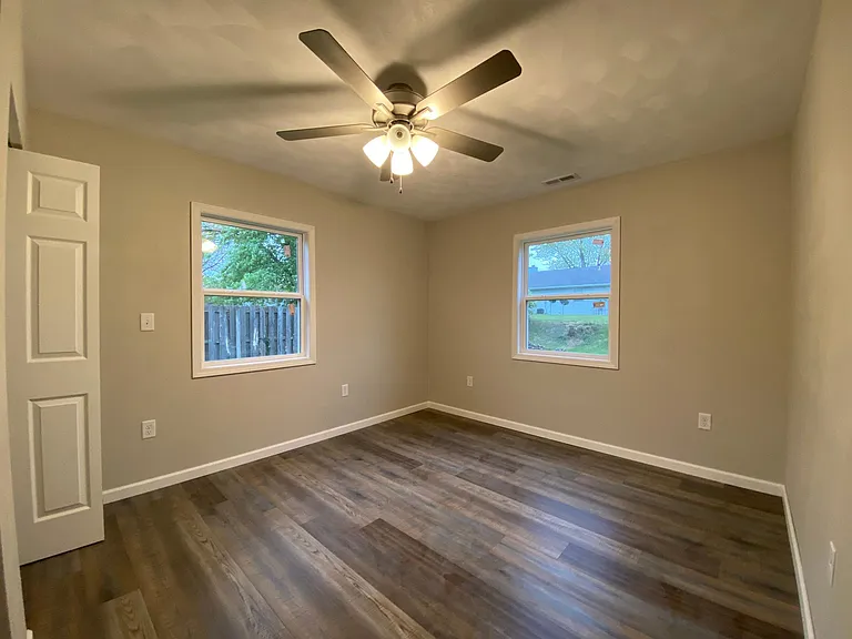 511 Joy Dr — Photo 7