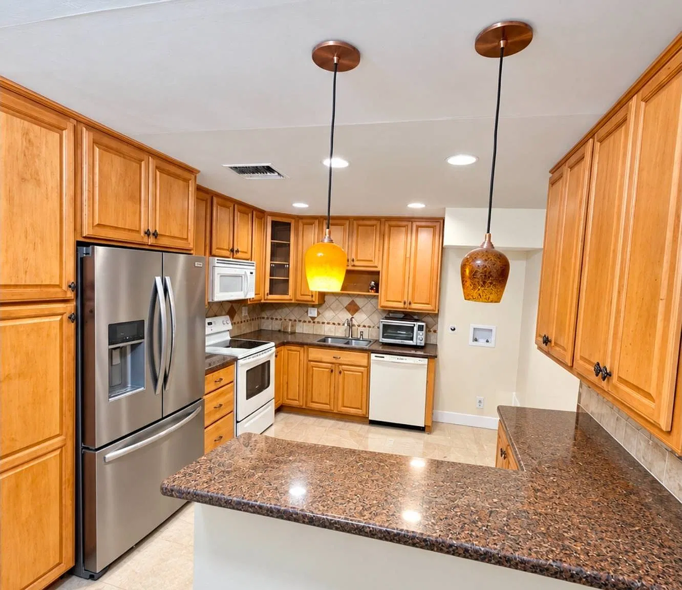 4 bed, 3.0 bath, 1847 sqft, $5,900 — Photo 3