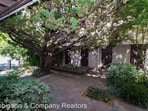 2nd image of 298 Waverley St APT 1