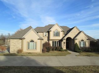 3503 Woodland Pointe Dr, Saint Joseph, MO 64506