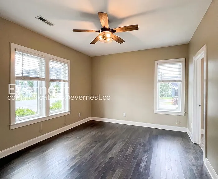 1302A Montgomery Ave — Photo 12