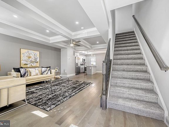 3rd image of 726 N Grantley St