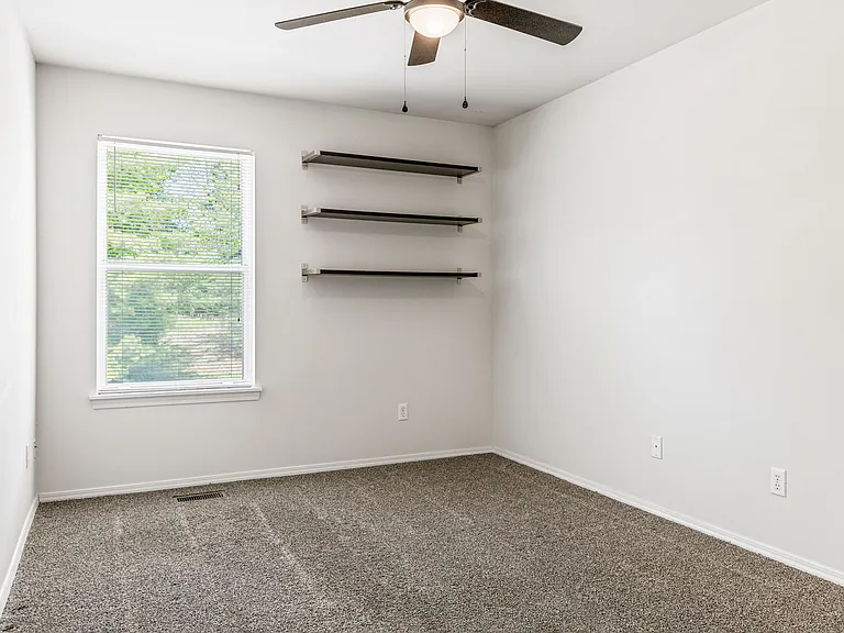 331 Heritage Commons Cir — Photo 16
