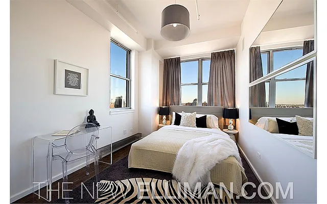 Sold by Douglas Elliman | media 21