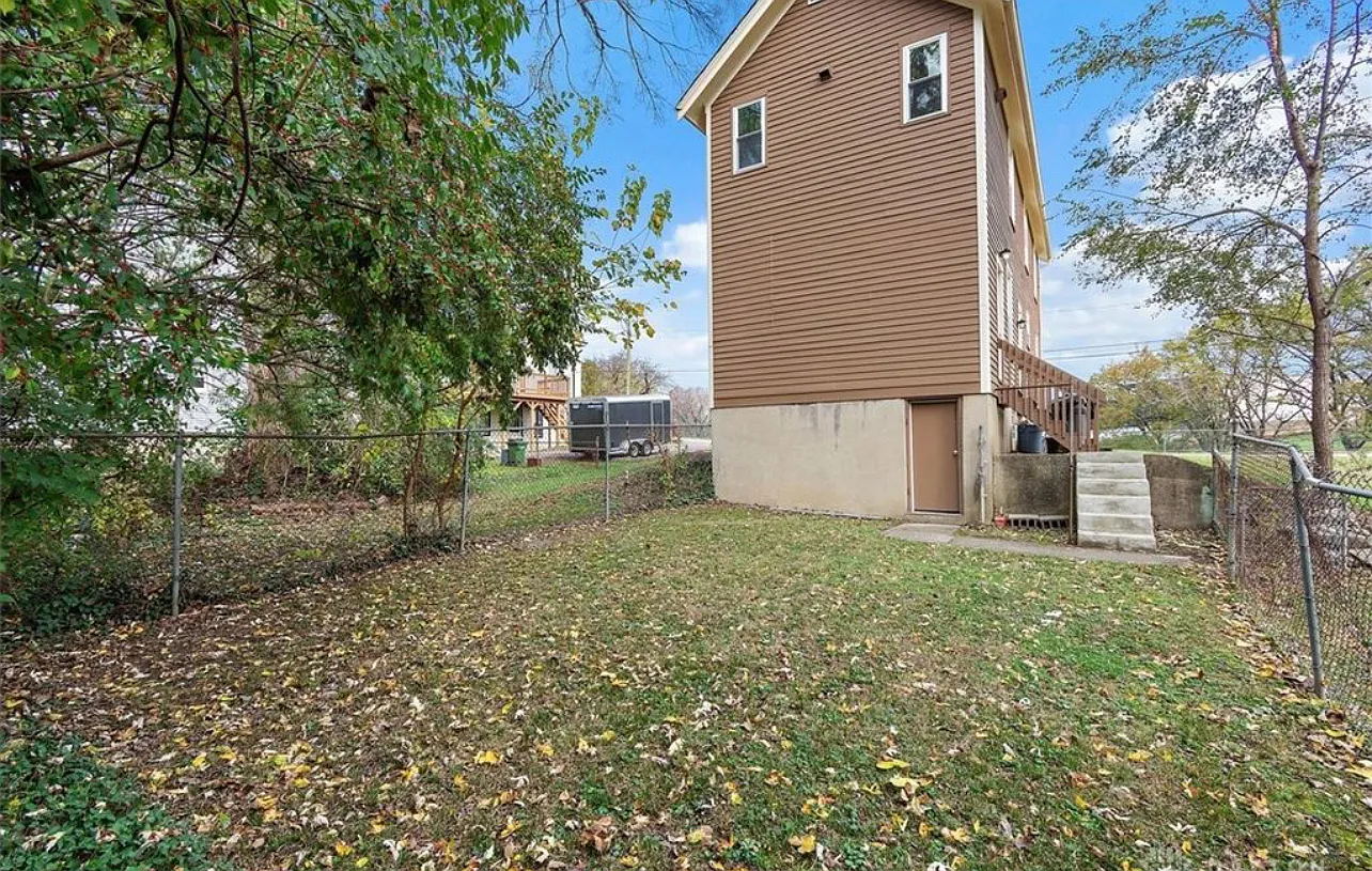 1 bed, 1000 sqft, $1,100 — Photo 3