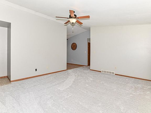 5th image of 31331 Lake STREET