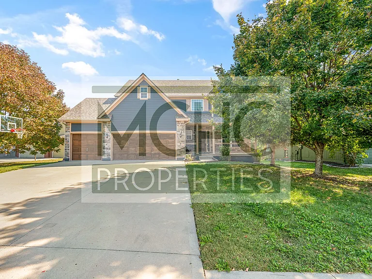 2353 SW Current Ct — Photo 2