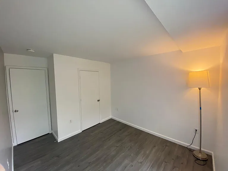 900 M St NW #302 — Photo 15