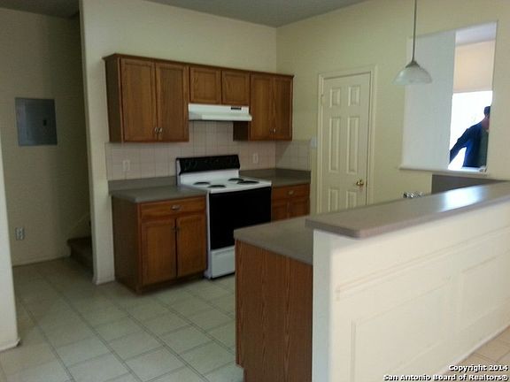 5th image of 8610 Willow Glen Dr
