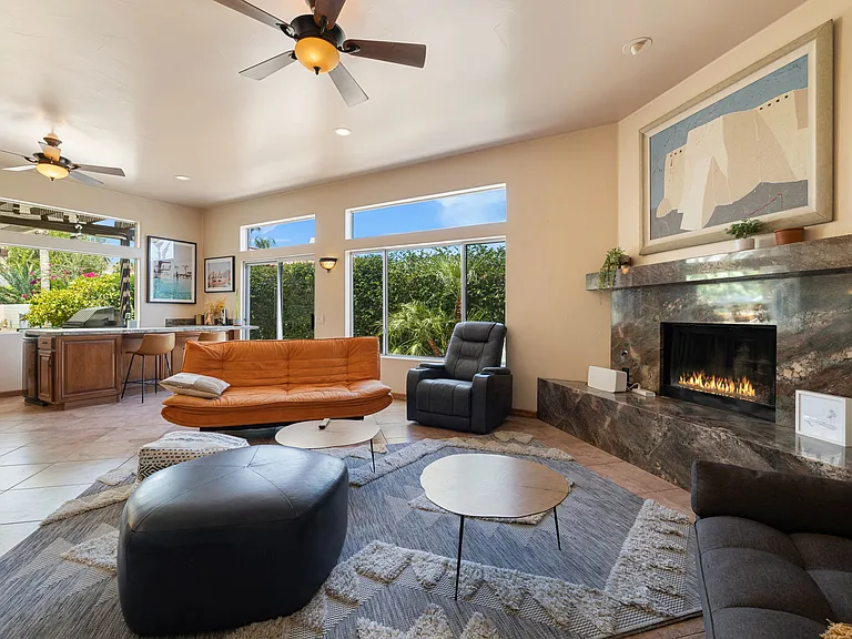 78710 Avenida Naranja — Photo 23