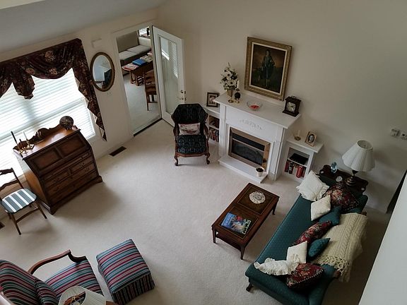 2nd image of 1288 Stonehill Ln