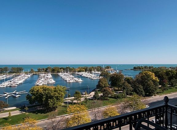 4th image of 3400 N Lake Shore Dr