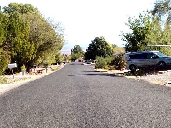 5th image of 215 W Mesquite Dr