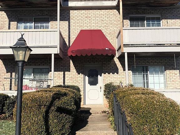 2nd image of 175 Malabu Dr APT 90