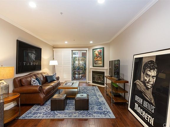 2nd image of 12407 Moorpark St APT 105
