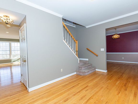 4th image of 180 Muirfield Ct