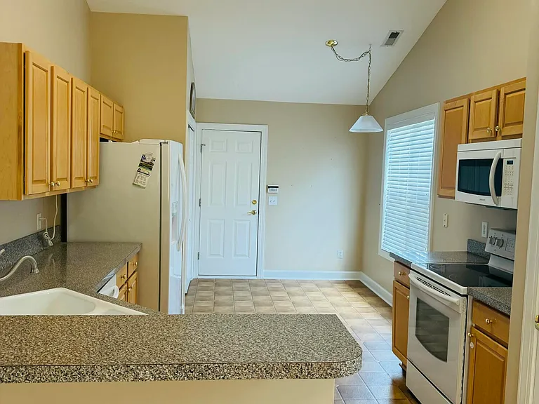 125 Rama Ct — Photo 6