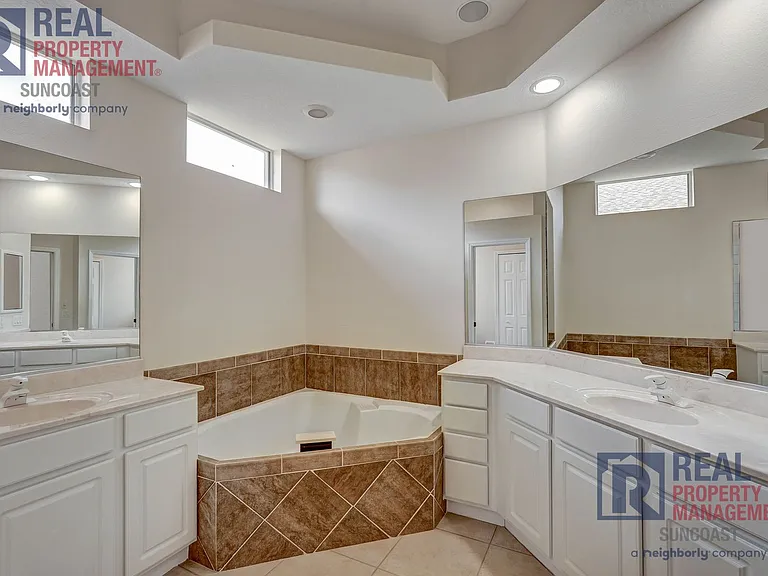 652 Planters Manor Way — Photo 27