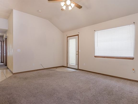 5th image of 18 Windy Meadow Ln