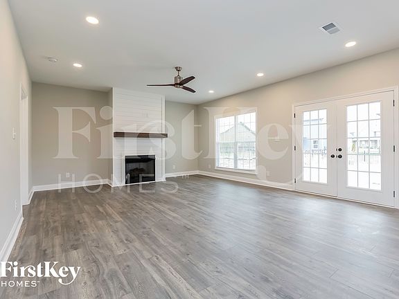 3rd image of 516 Dexter Dr