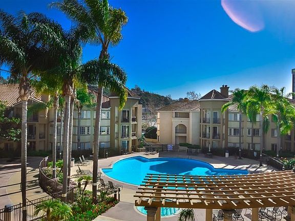 3rd image of 550 Camino De La Reina Unit 215