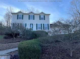 6 Villa Oaks Cir, Cross Lanes, WV 25313