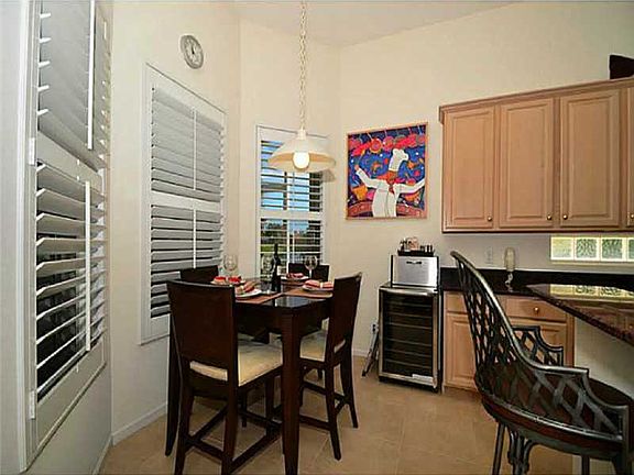 4th image of 960 Island Club Pl