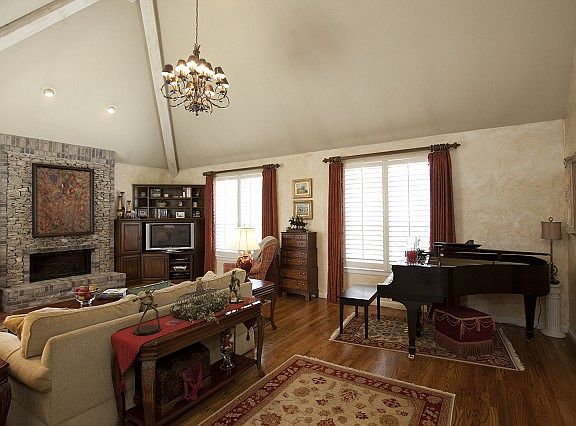 Upgraded beautiful kitchen