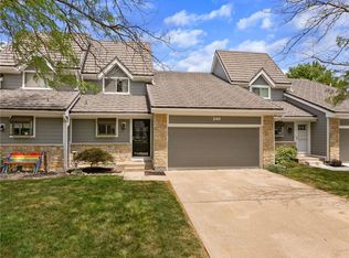 249 NE Edgewater Dr, Lees Summit, MO 64064