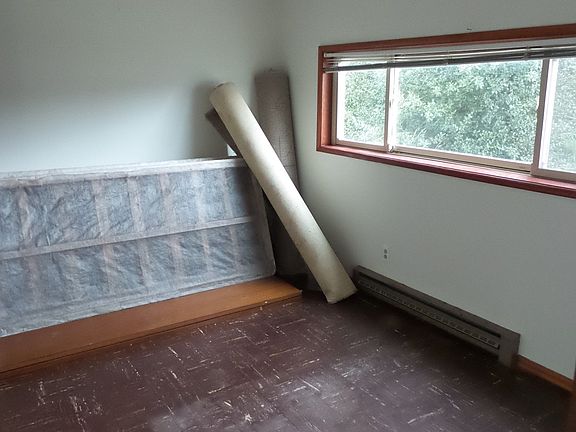 5th image of 2705 Neals Ln