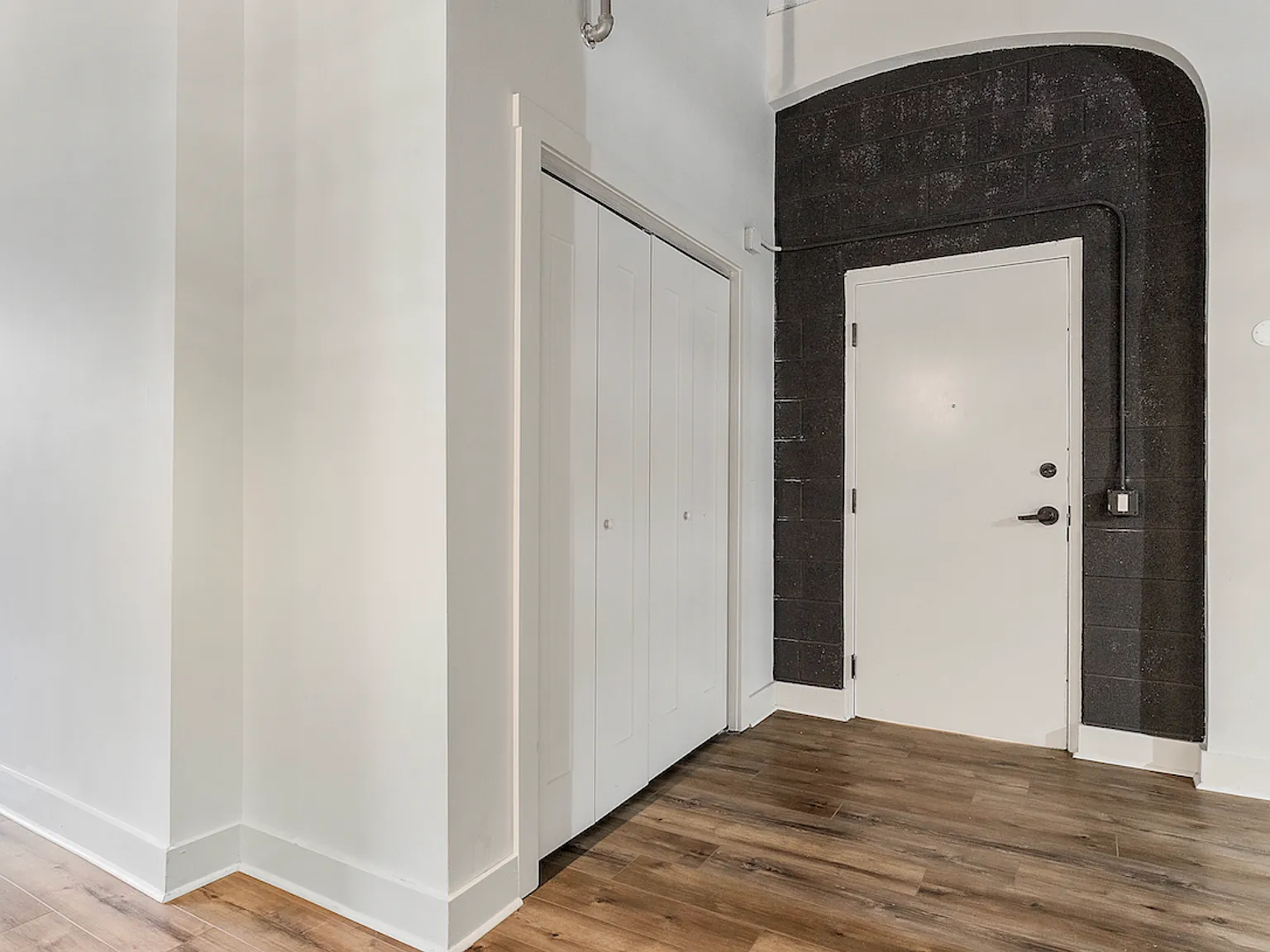 2 bed, 1446 sqft, $2,450 — Photo 2