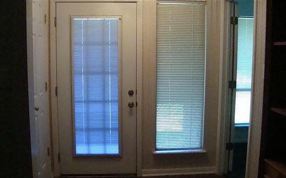 4th image of 445 N Amherst Dr