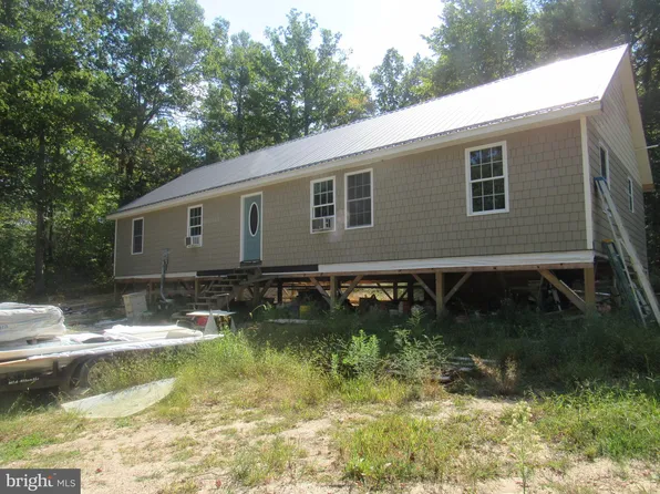 872 Nubian Creek Farm Rd, Wardensville, WV 26851