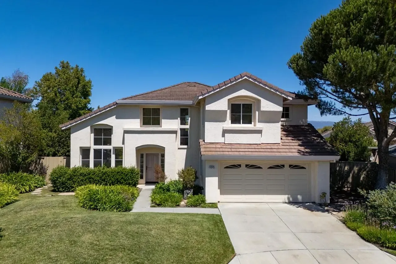 3 bed, 2.5 bath, 1818 sqft, $4,500 — Photo 1