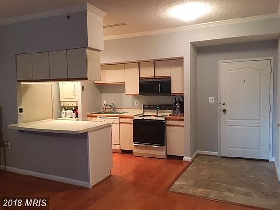 2nd image of 1211 S Eads St APT 709