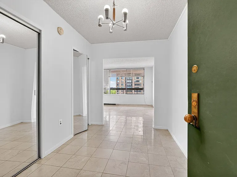 3701 S George Mason Dr — Photo 22